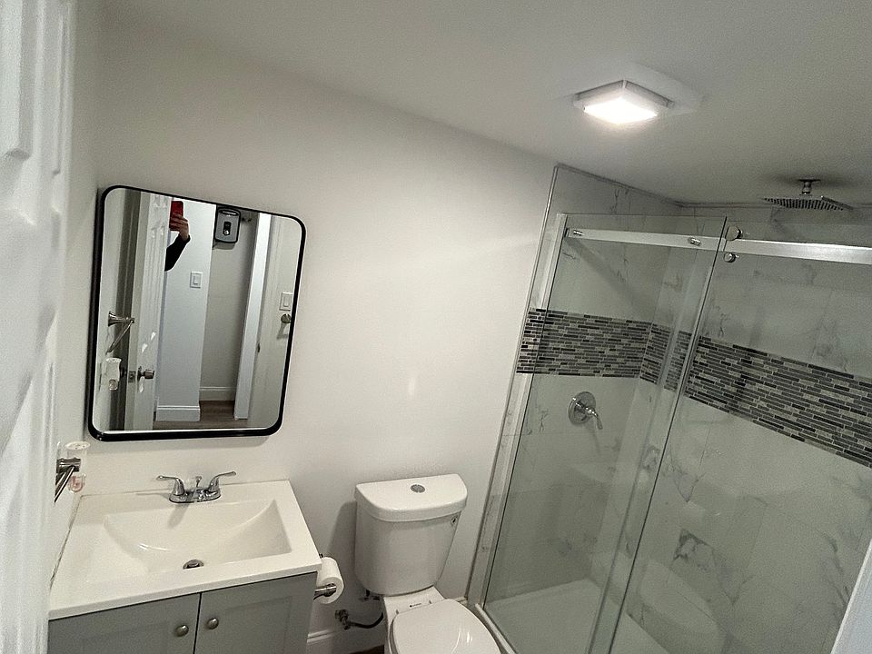 2nd image of 1325 E Main St #4