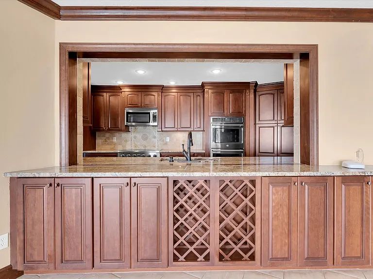 5810 Bahama Shores Dr S — Photo 16