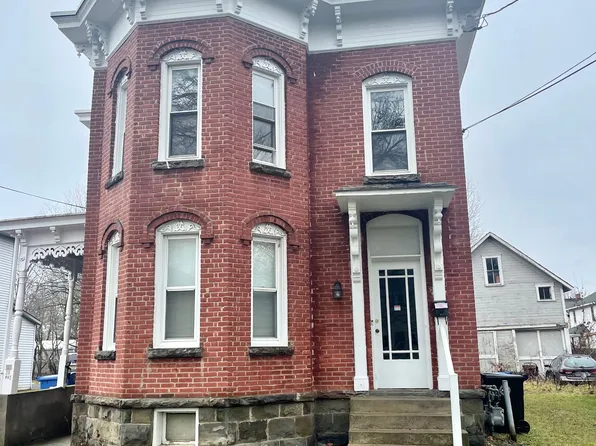 28 Hubbard St, Cortland, NY