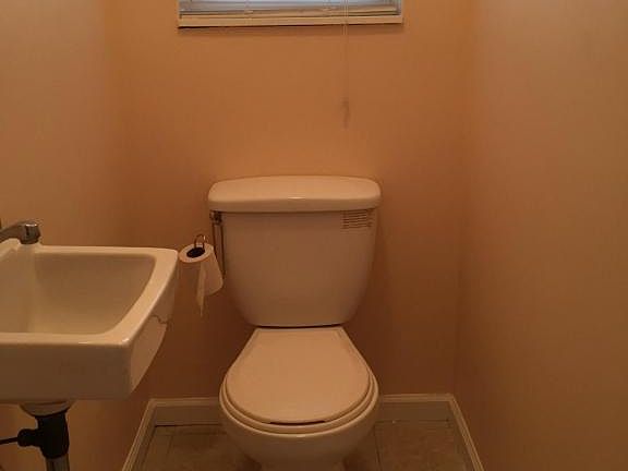4th image of 615 Maple Ave