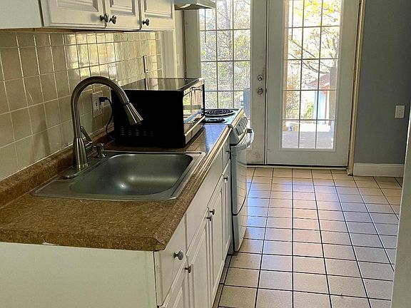 kitchen area in apt
