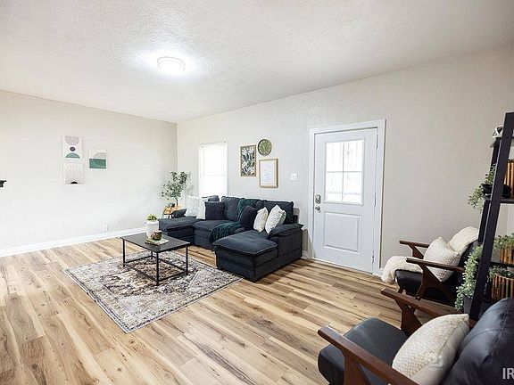 3rd image of 3021 Columbus Ave