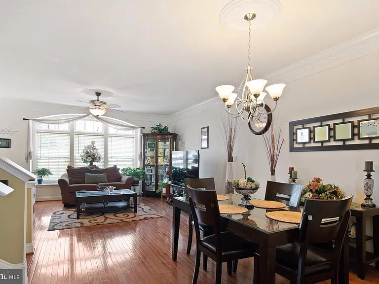 2613 Glenriver Way — Photo 4
