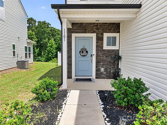 4th image of 1101 Freeman View Dr