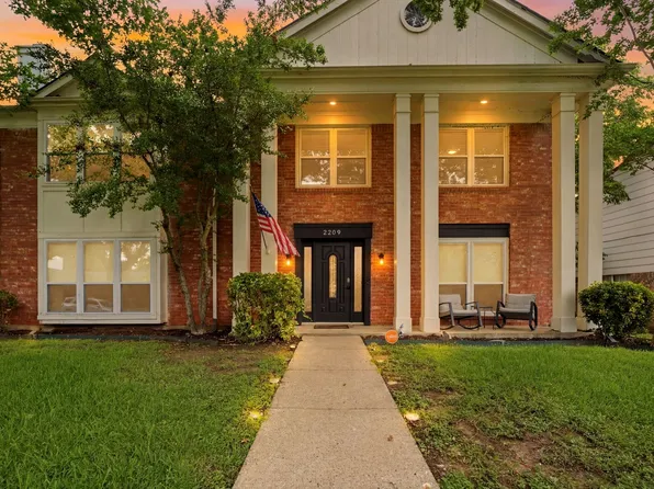 2209 Villawood Ln, Garland, TX 75040