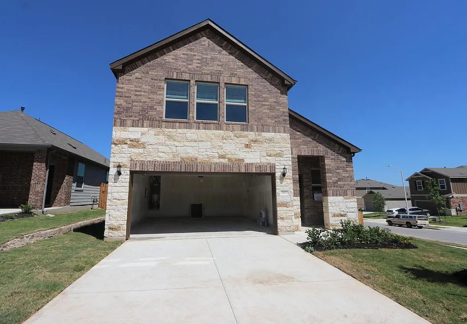 195 Longstraw Dr