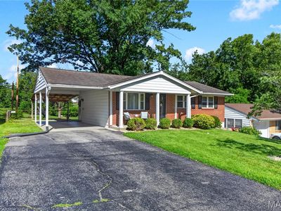 2111 Pincian Dr, Fenton, MO, 63026