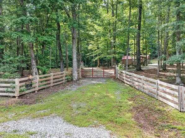 4207 Chapel Hill Rd, Crawford, TN 38554