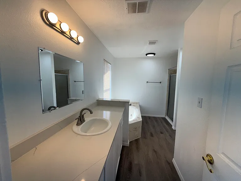 4808 Driftwood Ave NW — Photo 8