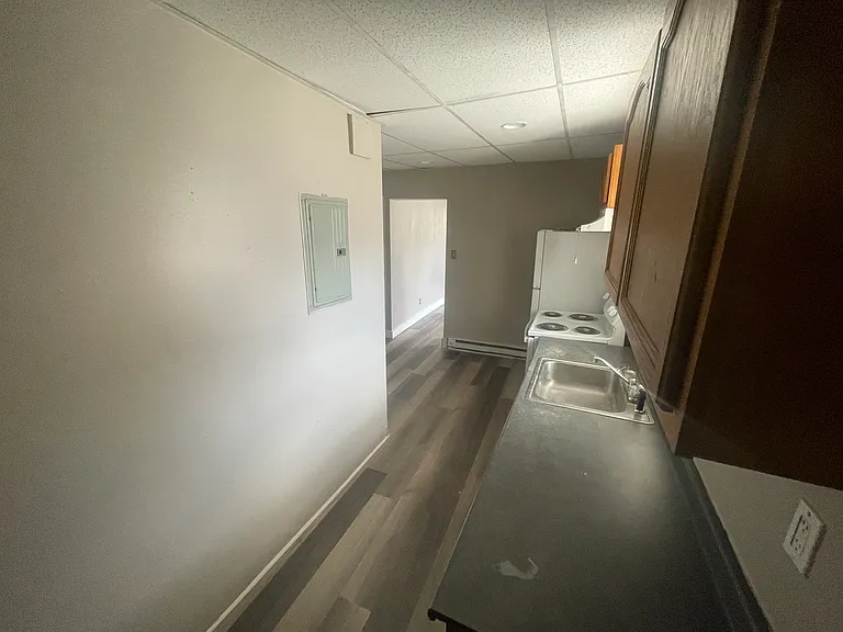 755 W Lincoln Highway — Photo 4