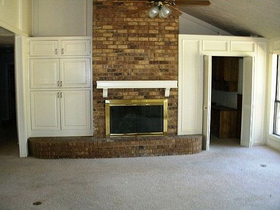2nd image of 405 Muirfield Dr