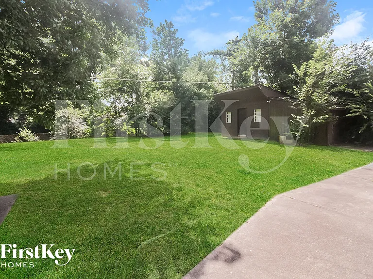 842 Eastern Dr — Photo 15
