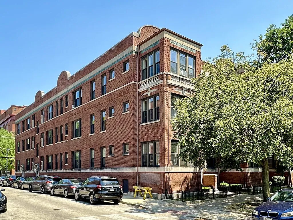 Awesome 2 Bed, 1 Bath at Medill + Fullerton (Logan Square) — Photo 1