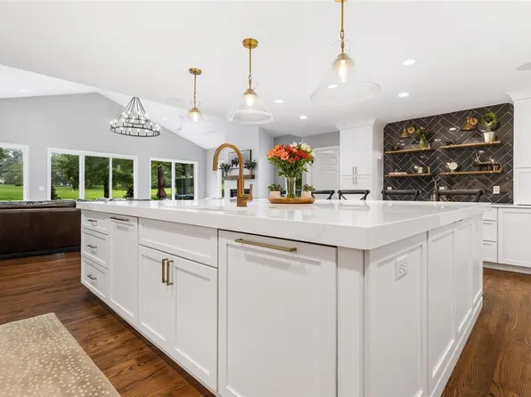 15968 Trowbridge Rd, Chesterfield, MO 63017