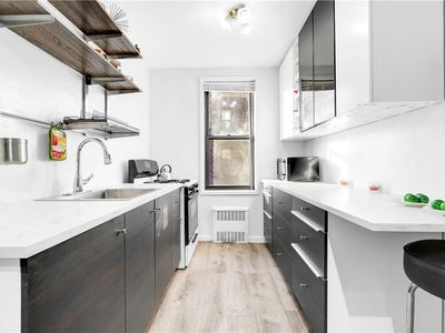 10 E 43 Street #3H, Brooklyn, NY, 11203