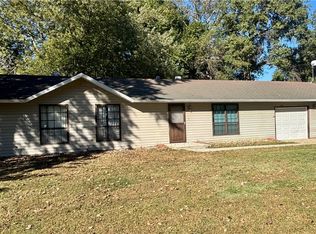 8445 N Empire Dr, Altamont, IL 62411