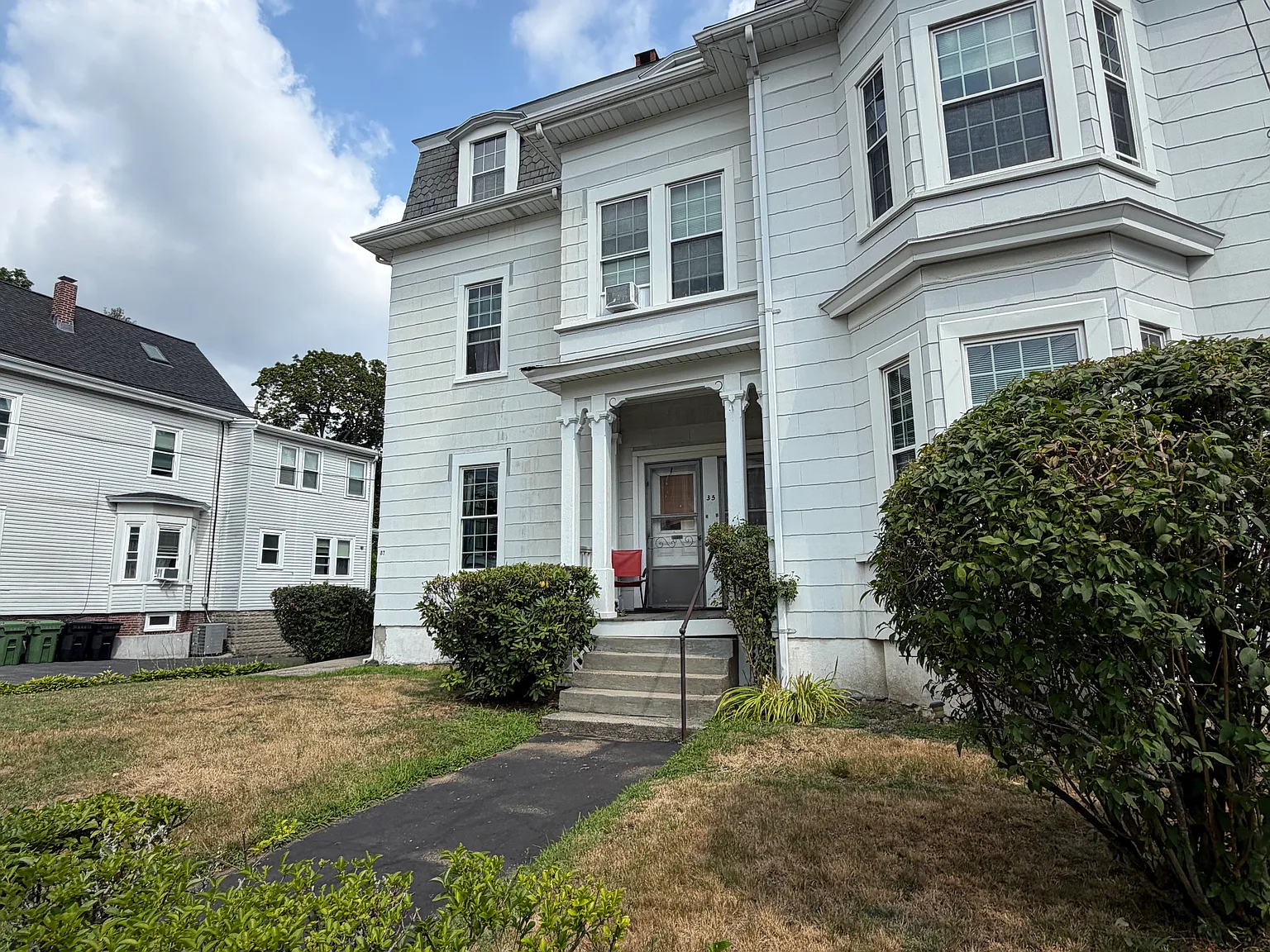 3 bed, 1.0 bath, 1850 sqft, $3,250 — Photo 2