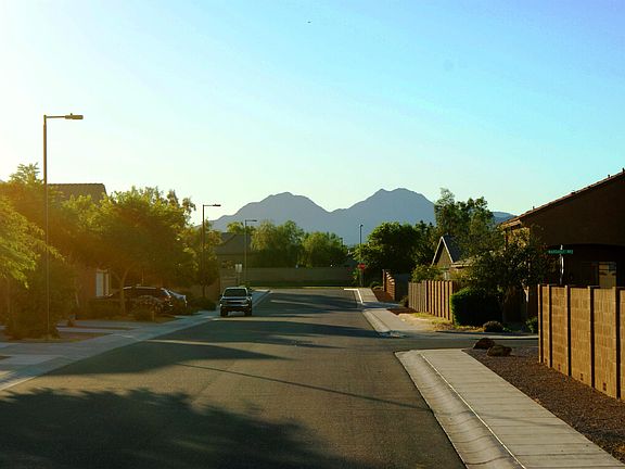 4th image of 2315 W MILA Way #32