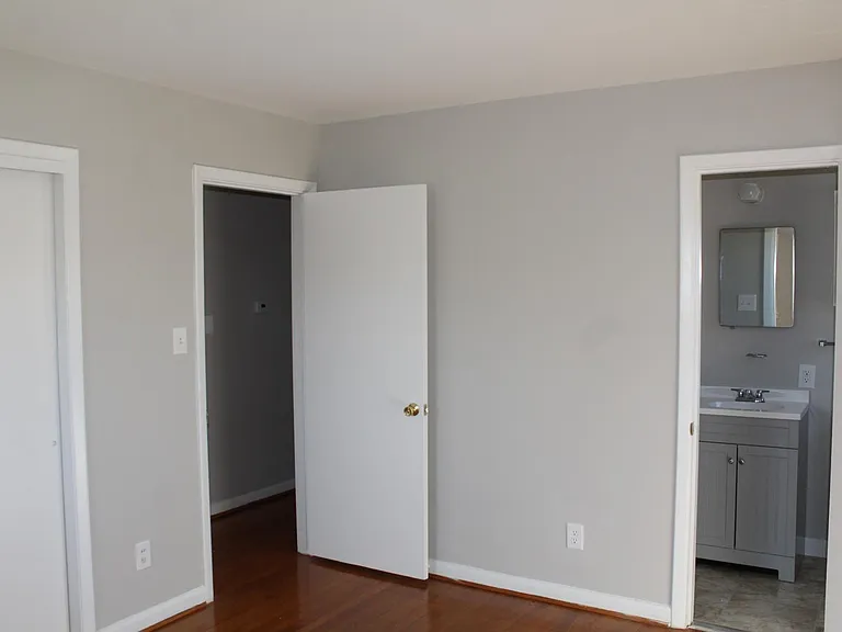611 Mobile St — Photo 15