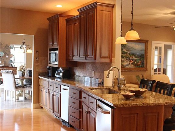 5th image of 905 Welcome Ussery Dr