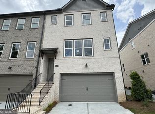 2214 W Village Ln, Smyrna, GA