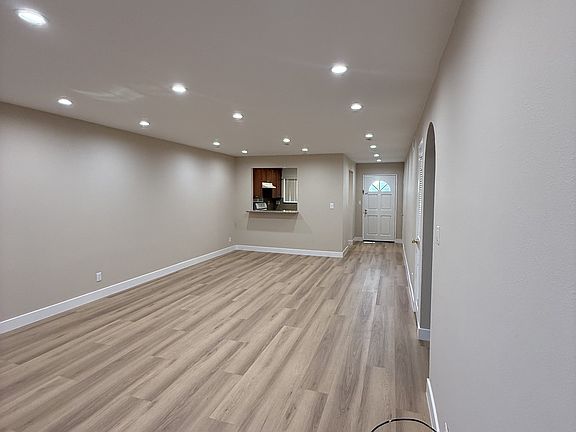 5th image of 810 W Dryden St APT 3