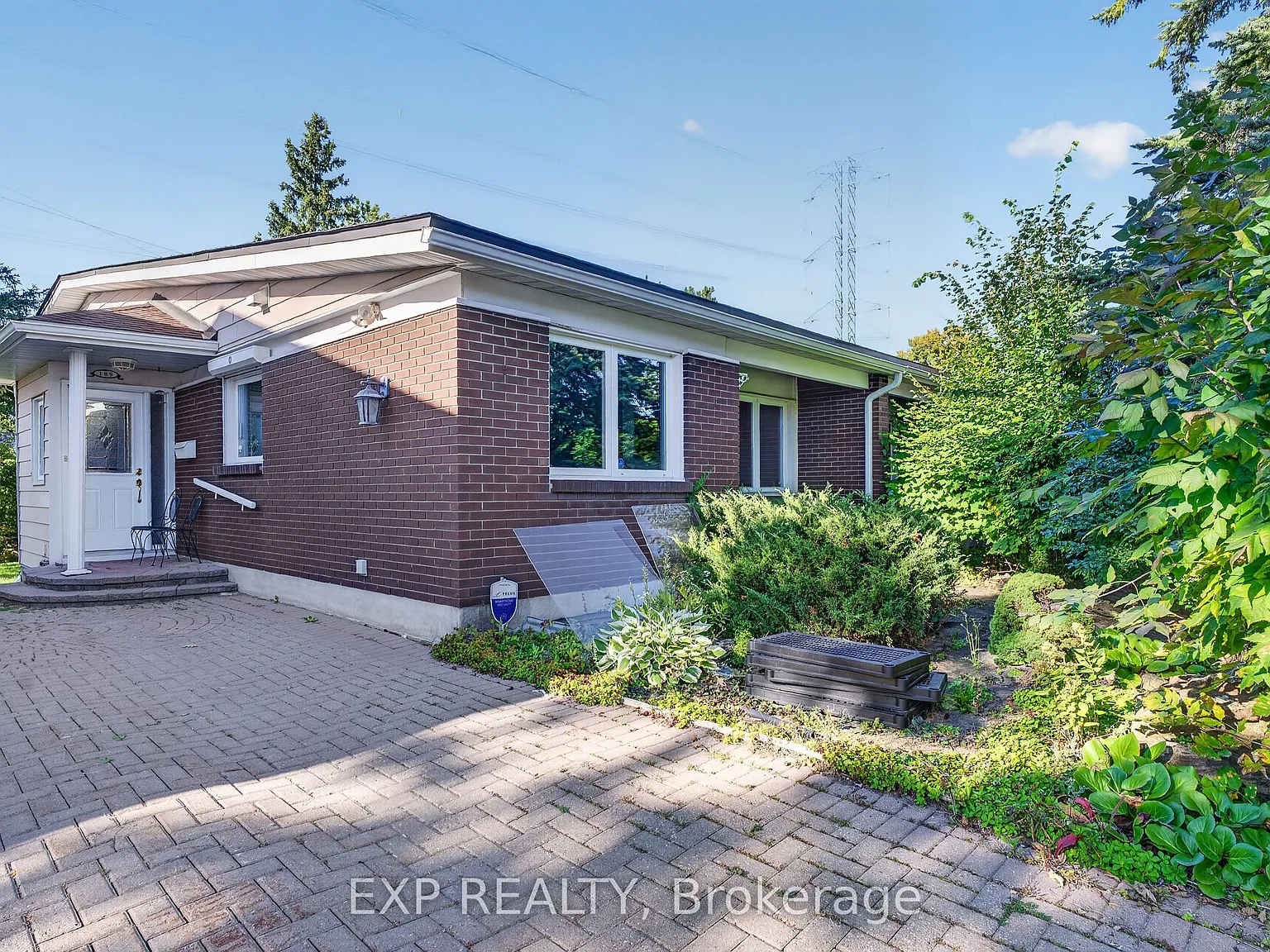 4 bed, $2,800 — Photo 2
