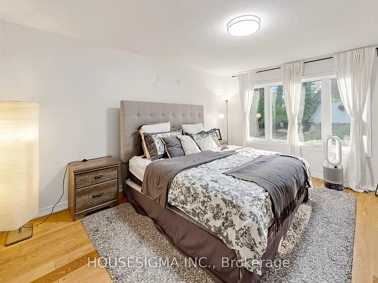 69 Holyrood Ave — Photo 23