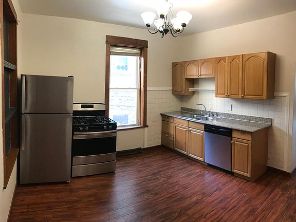 2nd image of 4138 N Avers Ave #1