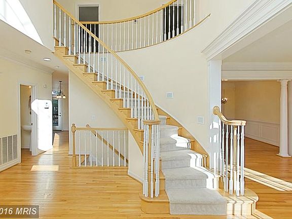 2nd image of 43942 Glenhazel Dr