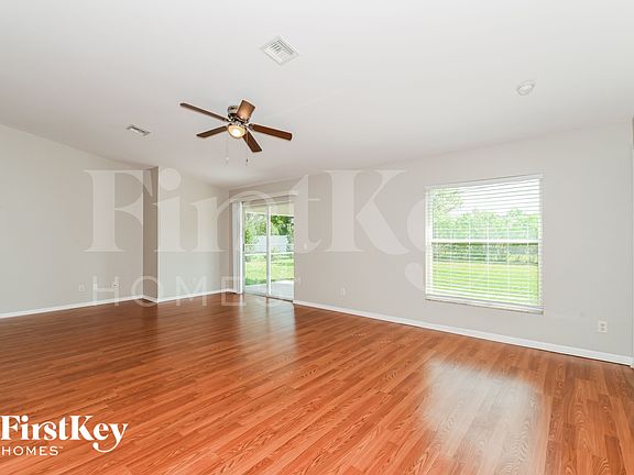 4th image of 3737 SW 1st Pl