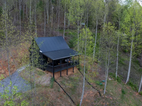 176 Hog Cove Rd, Sylva, NC 28779