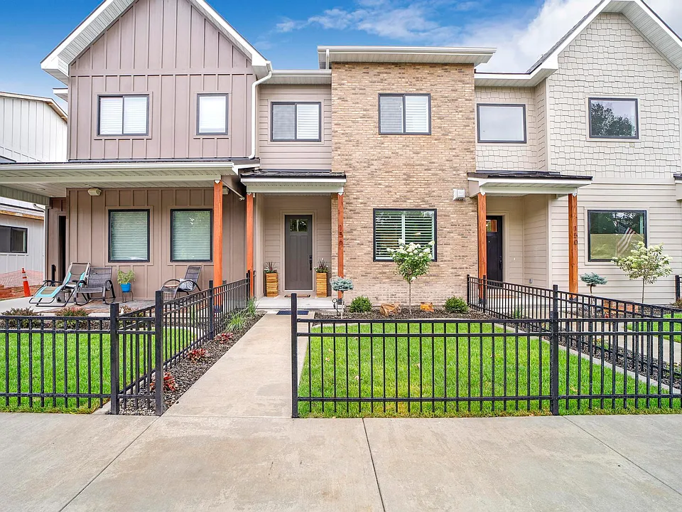 156 4th Ave E