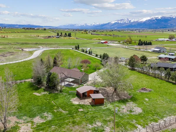 528 Popham Ln, Corvallis, MT 59828