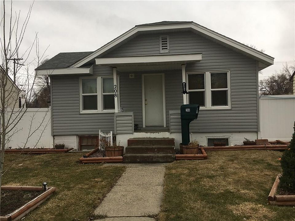 1st image of 208 Grand Ave