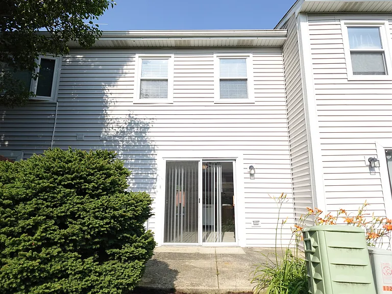 1726 Marywood Ave #1726 — Photo 4
