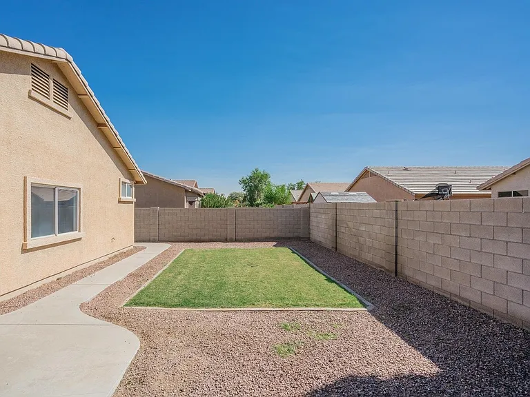 12541 W Jefferson St — Photo 25