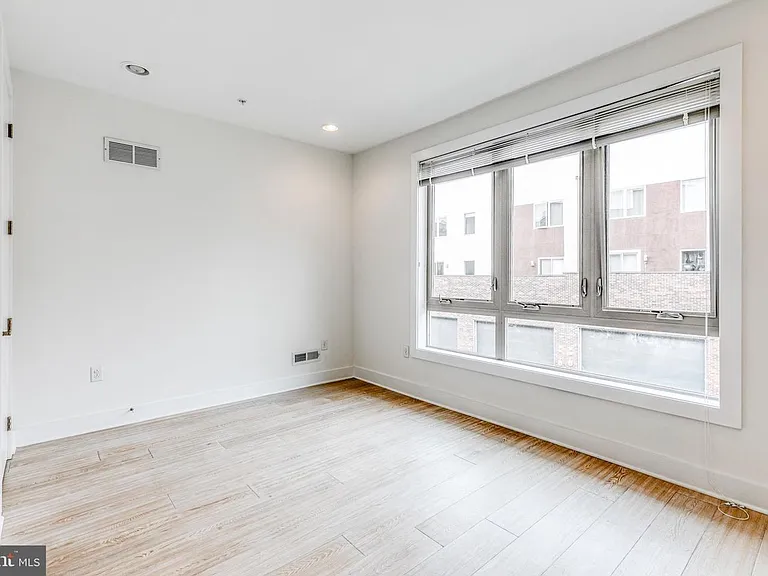 906 N 5th St — Photo 14
