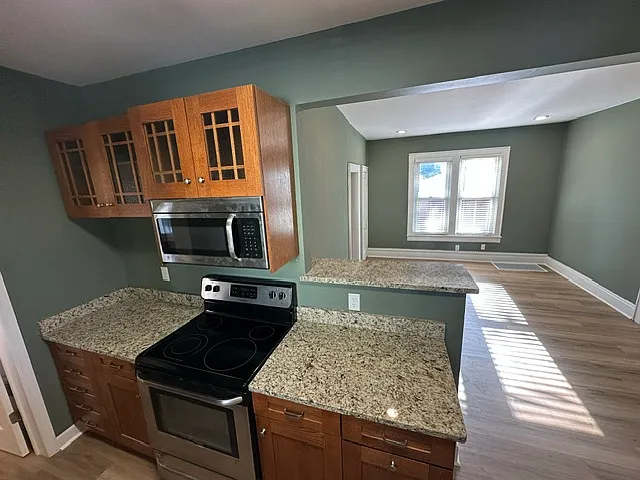 655 Jackson St — Photo 5