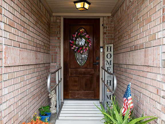 2nd image of 2428 STONEBRIDGE Drive