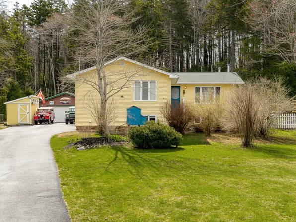 163 Lakeland St, Beaver Bank, NS B4G 1A6