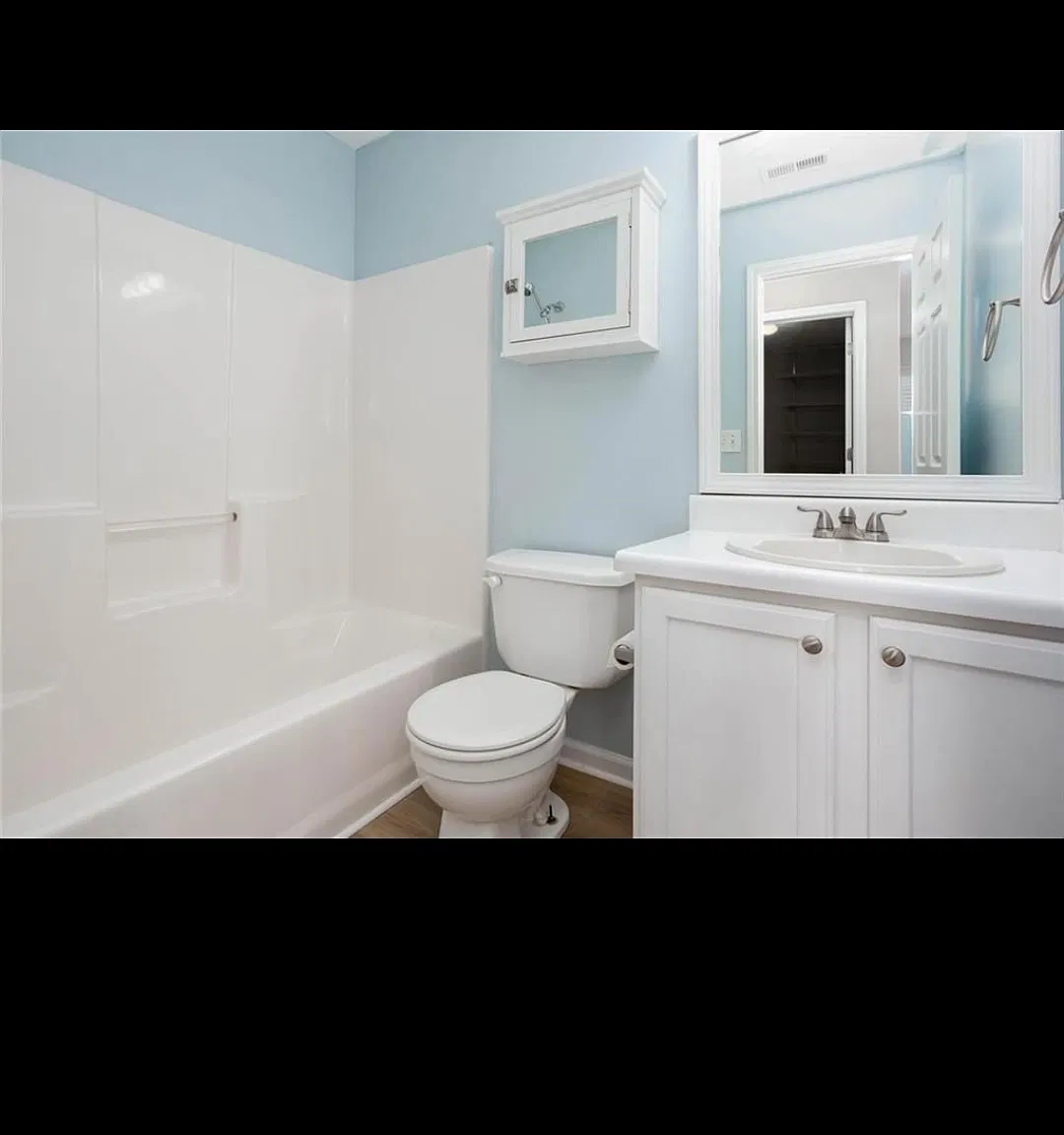 2 bed, 2.5 bath, 1350 sqft, $2,000 — Photo 2