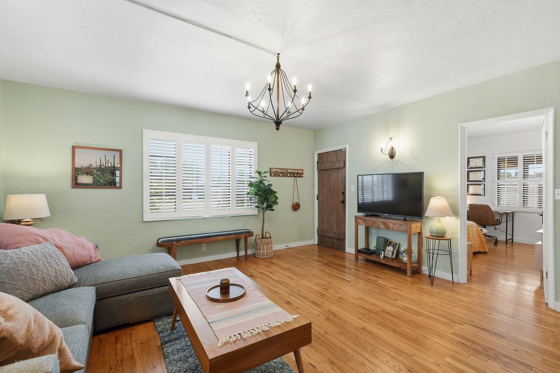 next background image