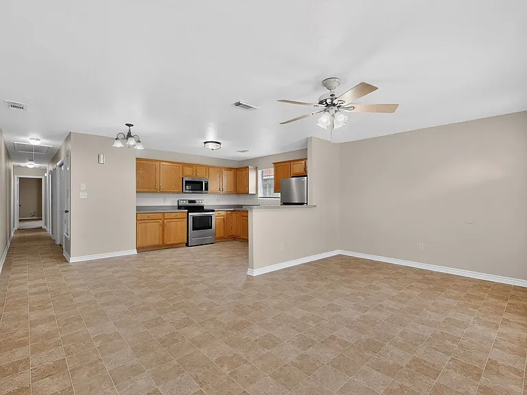 117 W Wilson Ave — Photo 6