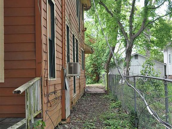 5th image of 3008 Washington St
