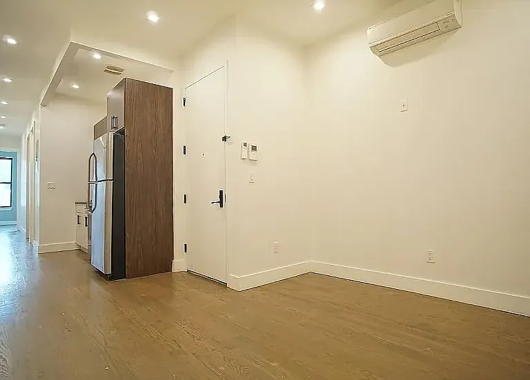 659 Seneca Ave #2L — Photo 2
