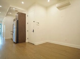 659 Seneca Ave APT 2r, Ridgewood, NY 11385