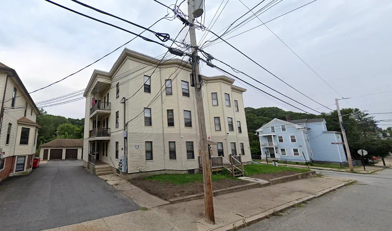 3 bed, 1078 sqft, $2,000 — Photo 1
