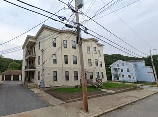 338 3rd Ave #1R, Woonsocket, RI 02895