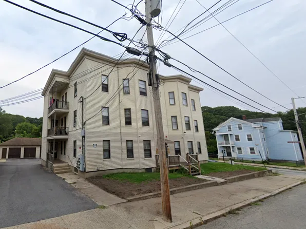 338 3rd Ave #1R, Woonsocket, RI 02895